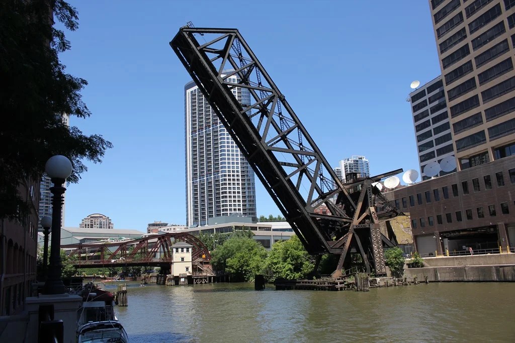 Kinzie Street Lift Bridge
